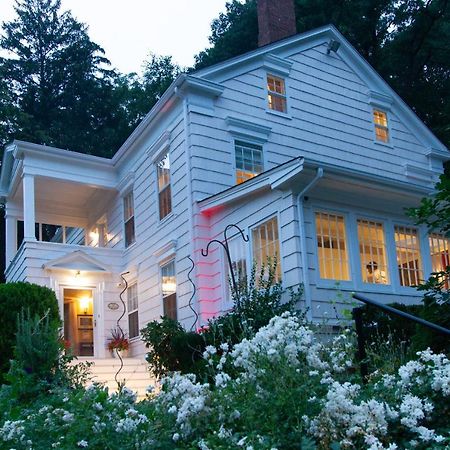 فندق The Harbor Rose Bed & Breakfast Cold Spring Harbor المظهر الخارجي الصورة