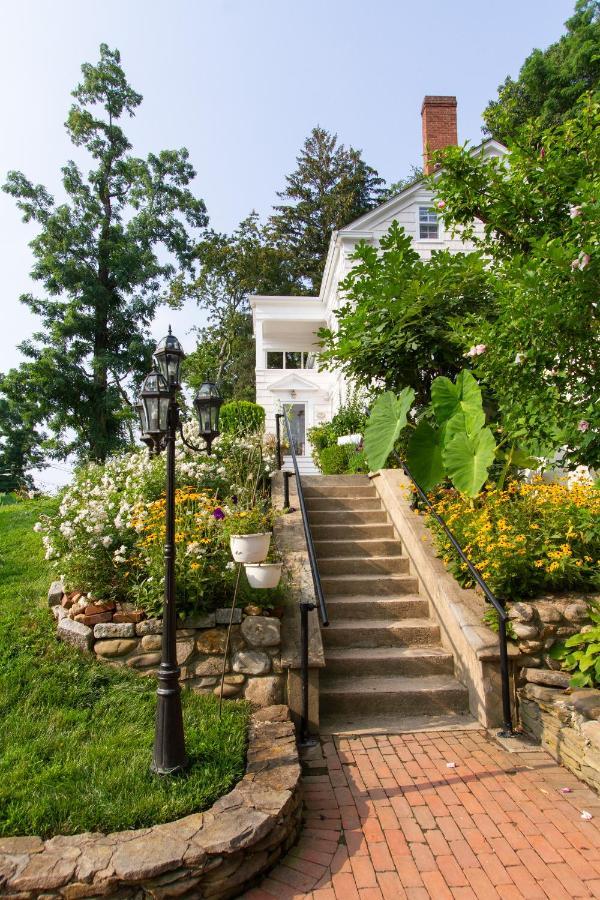 فندق The Harbor Rose Bed & Breakfast Cold Spring Harbor المظهر الخارجي الصورة